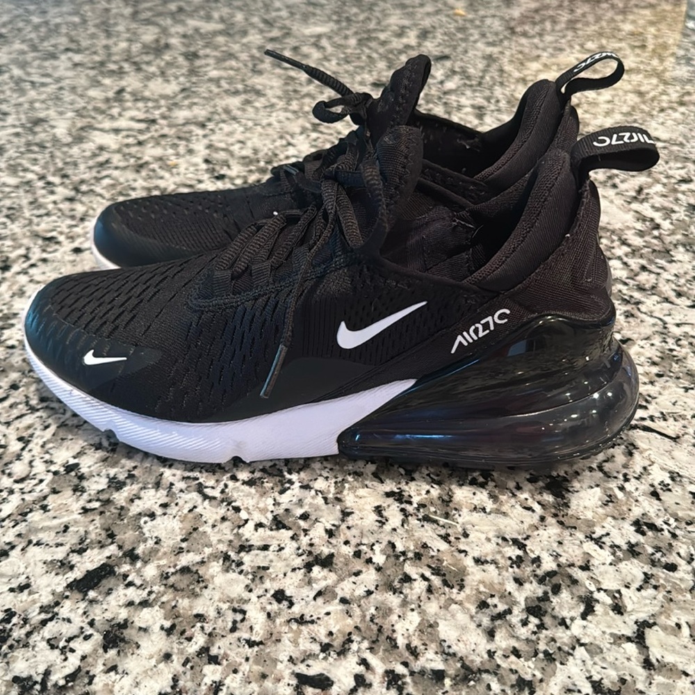 Nike 270s